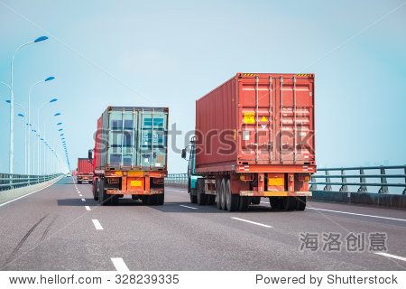 集装箱卡车在桥上,现代联运物流背景 - 交通运输,商业/金融 - 站酷